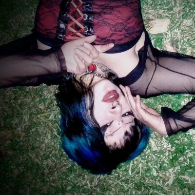 AbrilHill Live Cam on StripChat and RICams