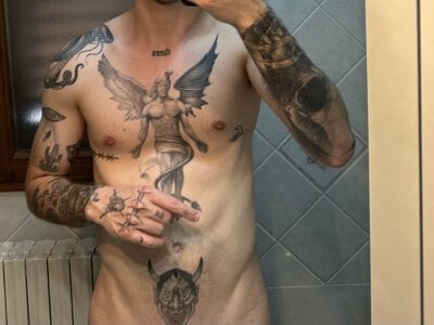 XAaronx9095 Male Balds Nude Cam