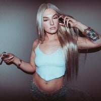 CandaceMaiden's Offline Chat Room