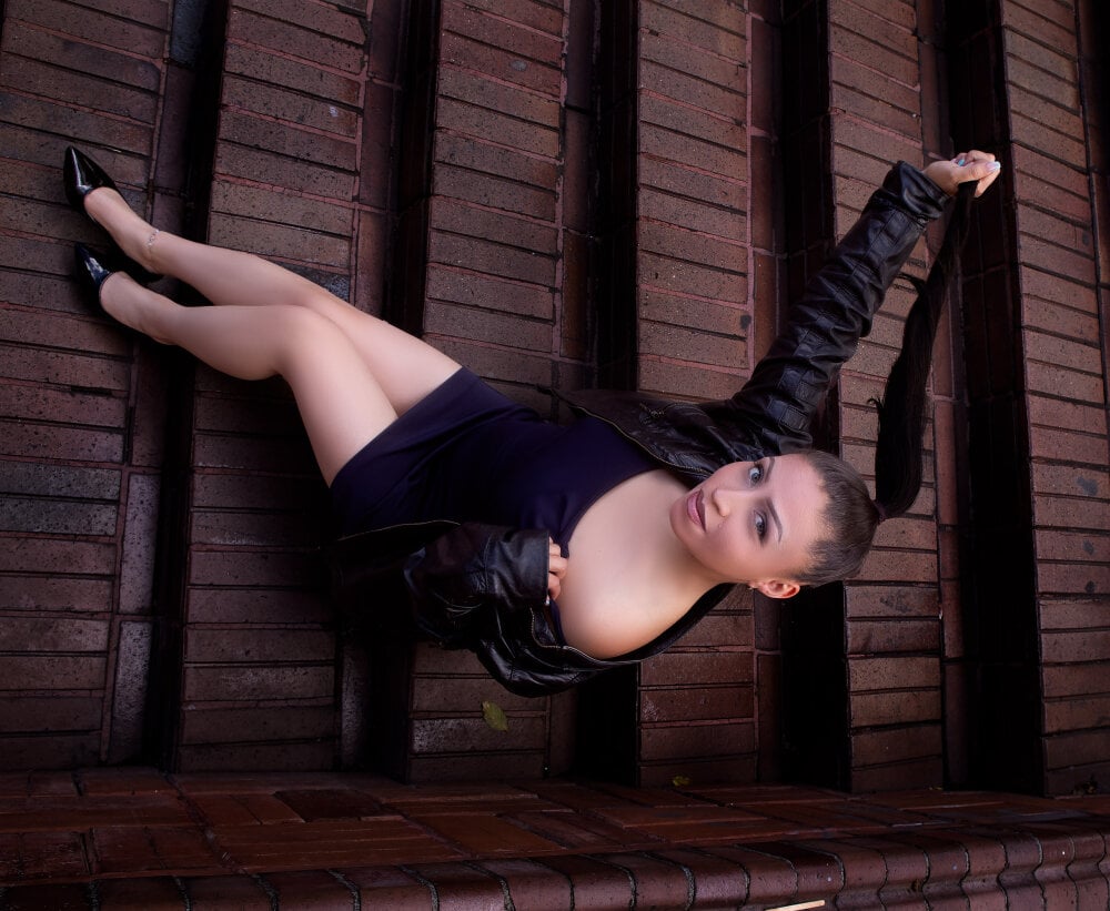 stripchat aliceblackx webcam profile pic via bestlivesexchat.com