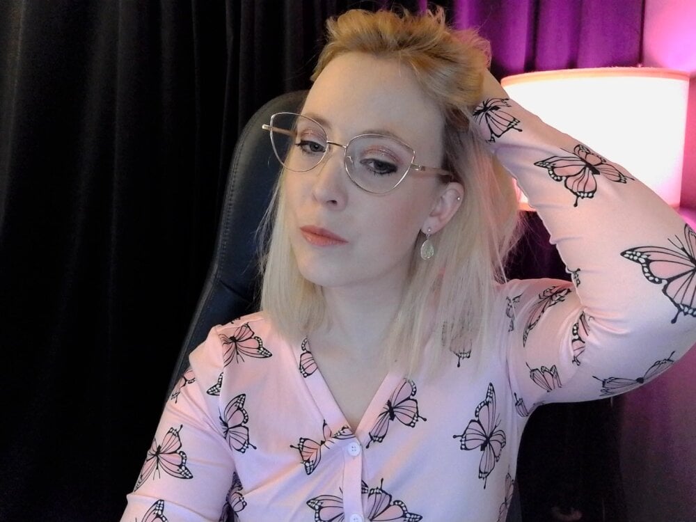 VlinderJulia's Offline XXX Chat