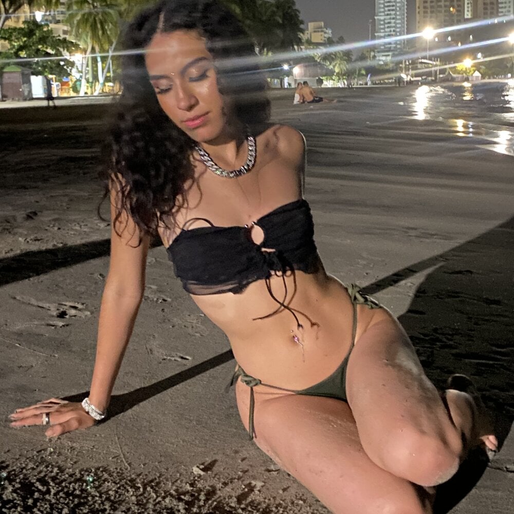 sleekcams.com anastasiasue43 livesex profile in bisexual cams