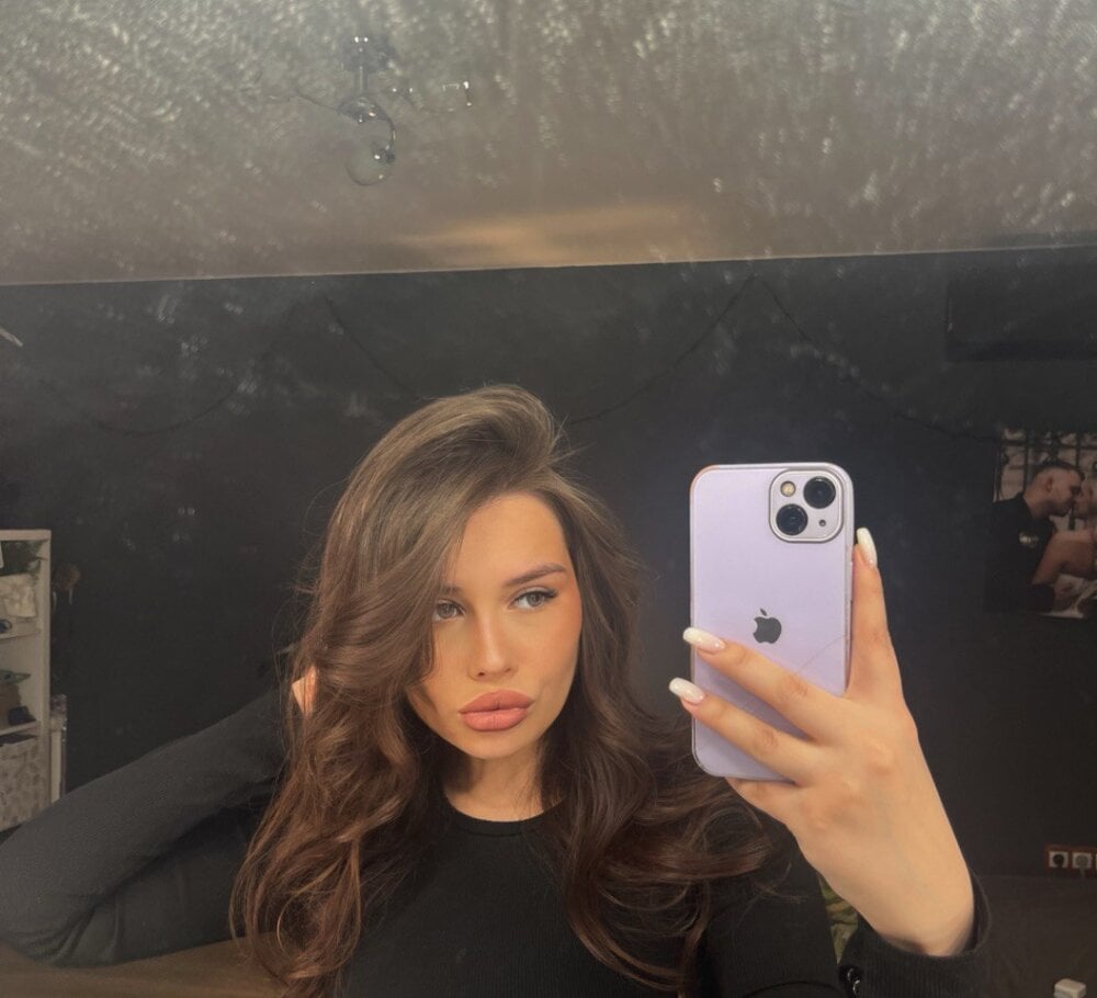Olivia Kane 23