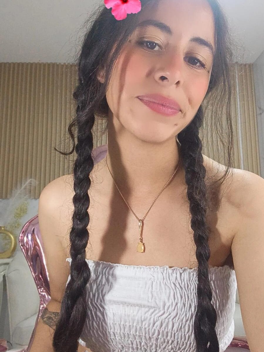 scarlett_clyde's Live XXX Chat