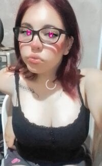 jovenescalientes90's Offline Chat Room