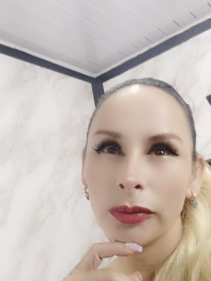 Live sex webcam photo for CoryLoveHott #290401535