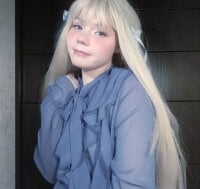 mellybloom's webcam live show