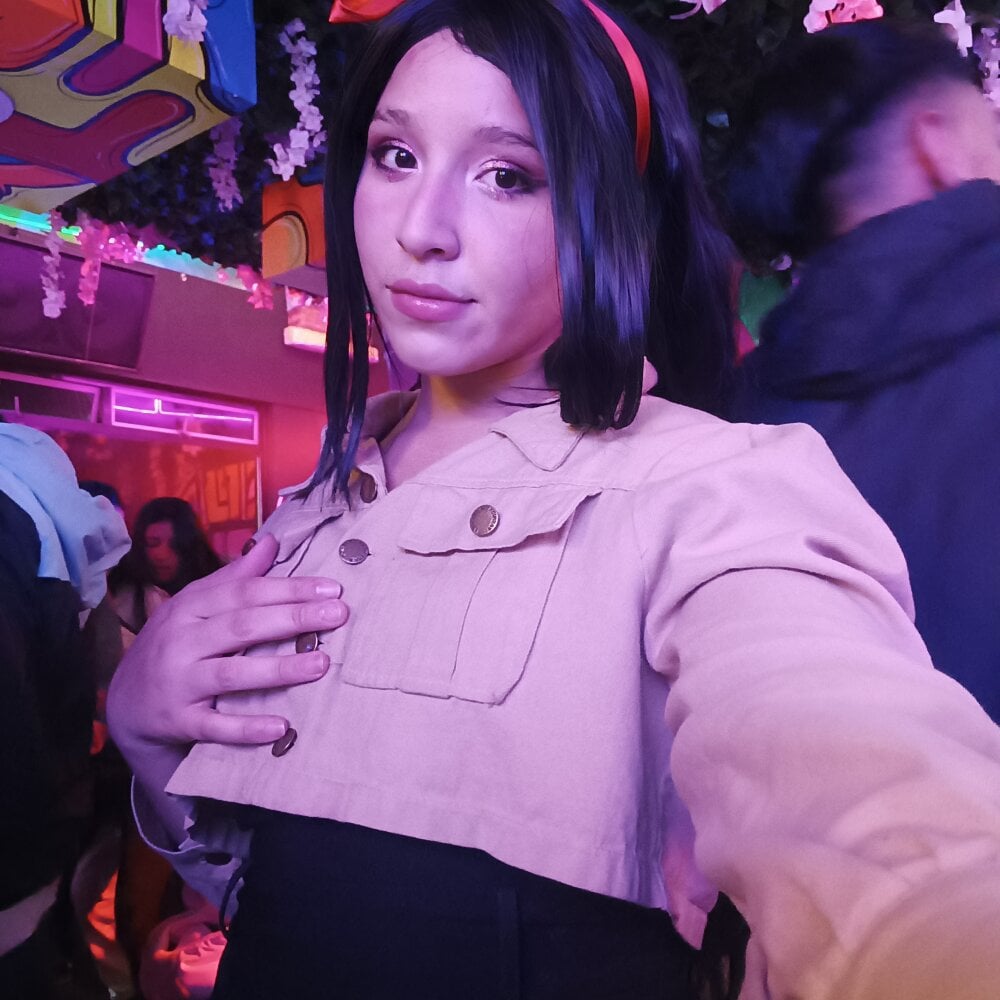 zahira_nyx profile