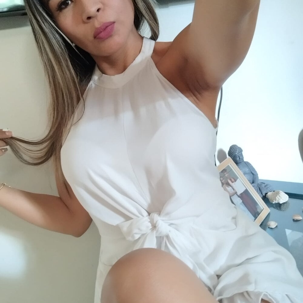 katia_expensive from stripchat