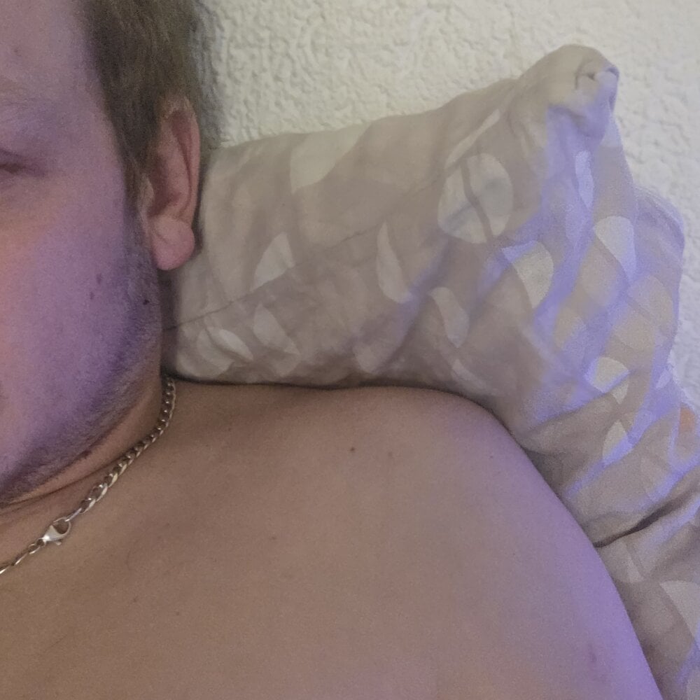 Swissdream18 Offline XXX Chat