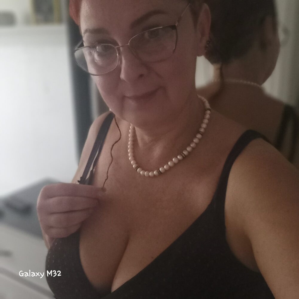 Watch YourTenderness45 live on cam on StripChat