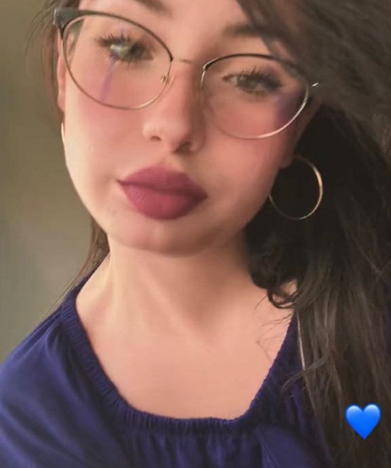 livestrip-joy.com vanessa-242424 livesex profile in spanish cams