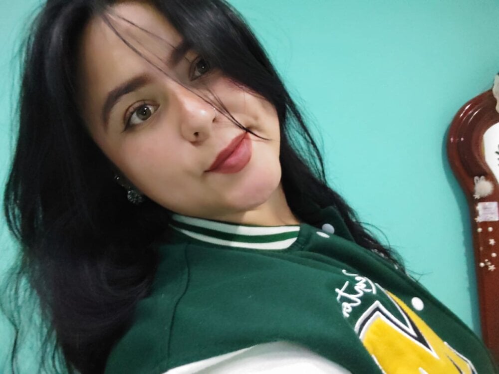 Emacollins_ অফলাইন XXX চ্যাট