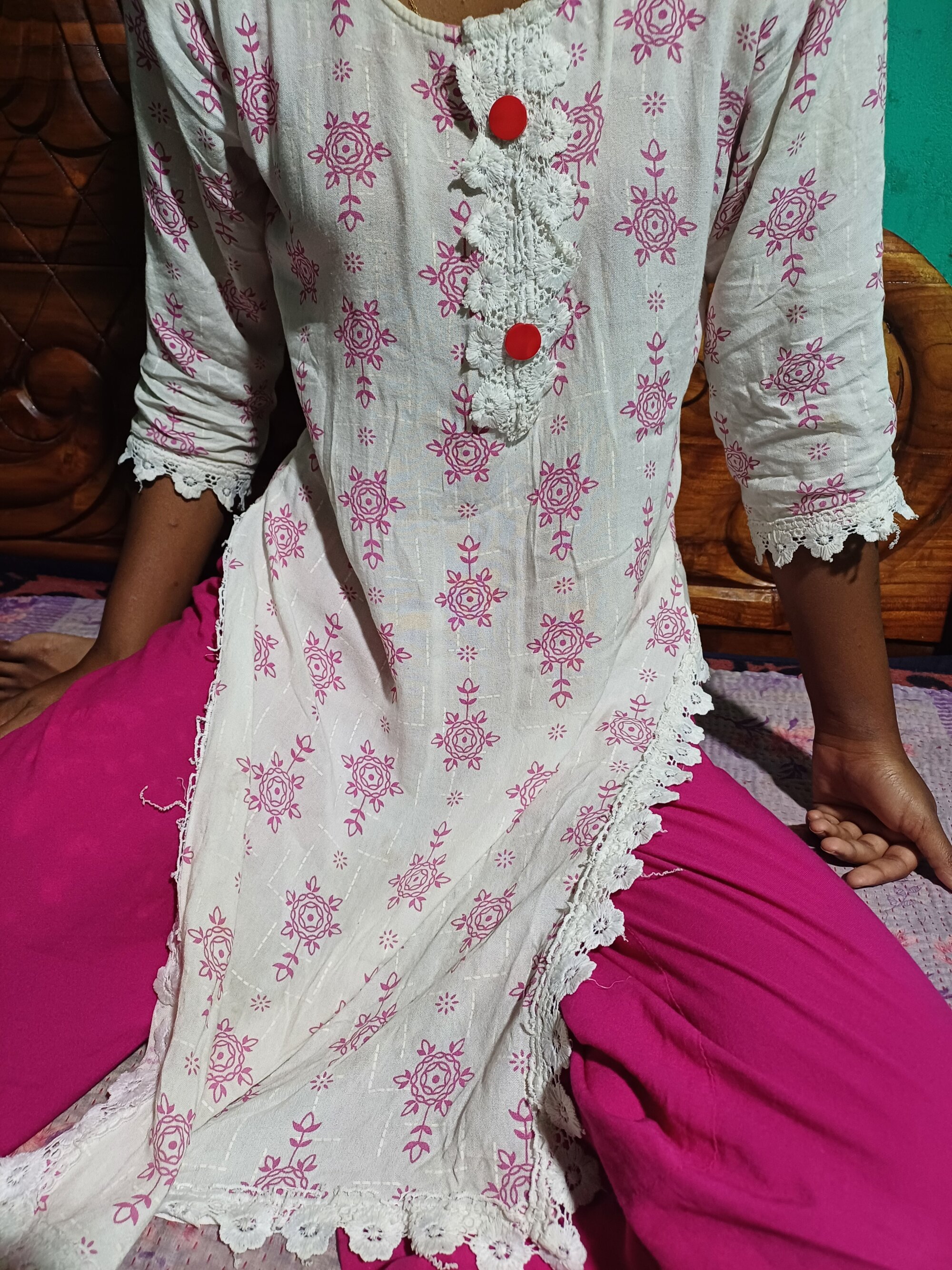 Seema_cam890