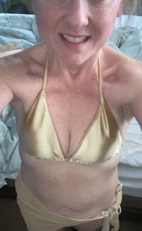 hotmilftakeshugecock's Offline XXX Chat