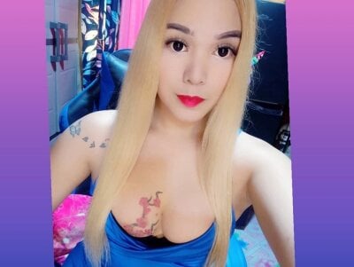 Blonditax1111