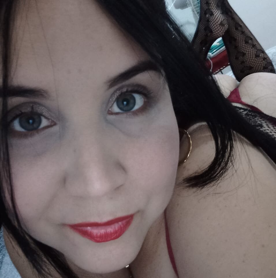 mega-camsex.net kenia_angels livesex profile in stockingsnylons cams