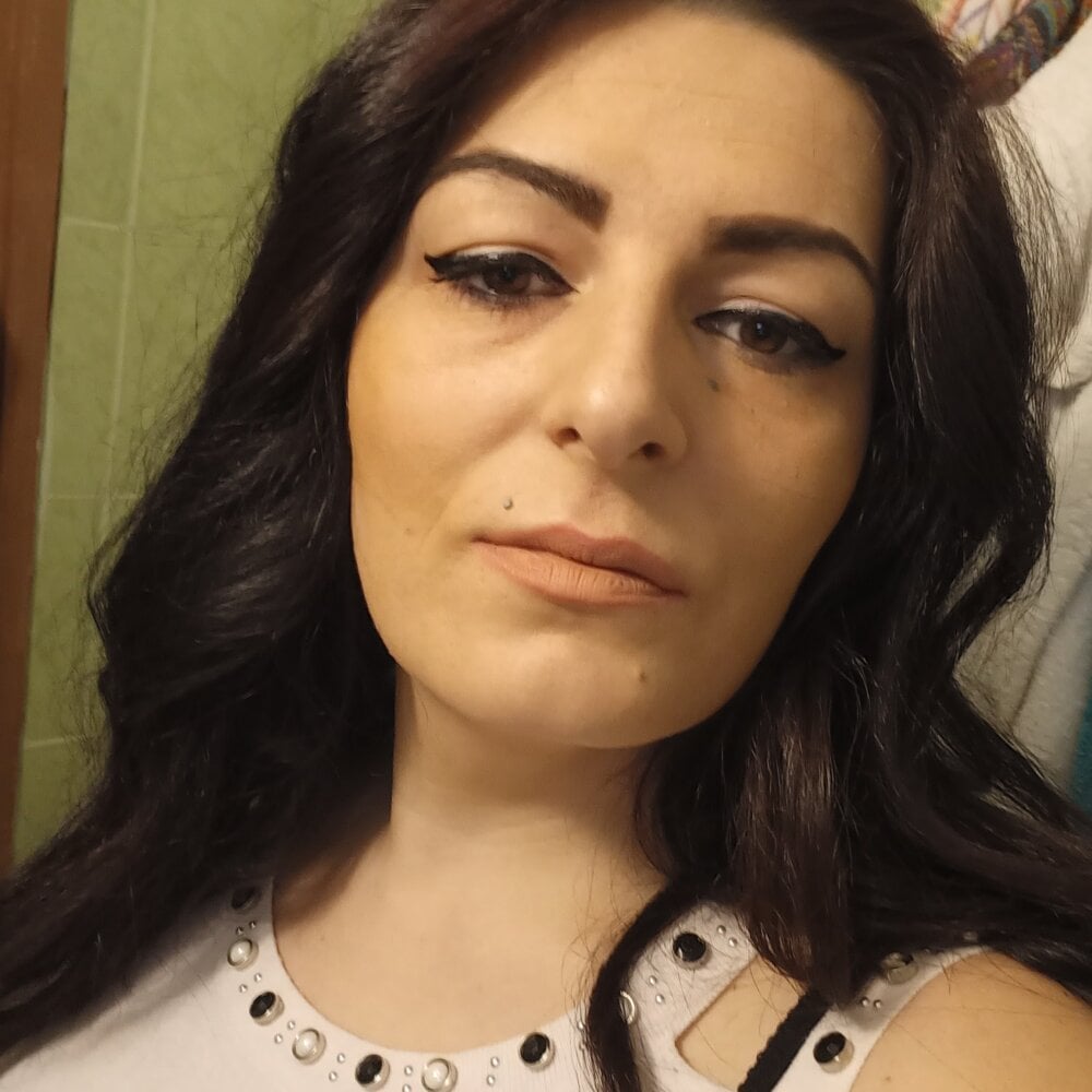 Mary_Hot_ live cam model at StripChat