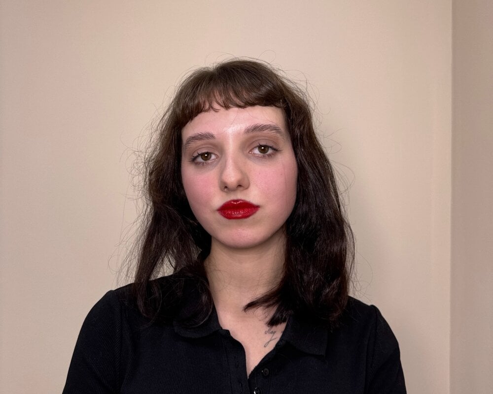 onaircams.com jannledain livesex profile in bisexual cams