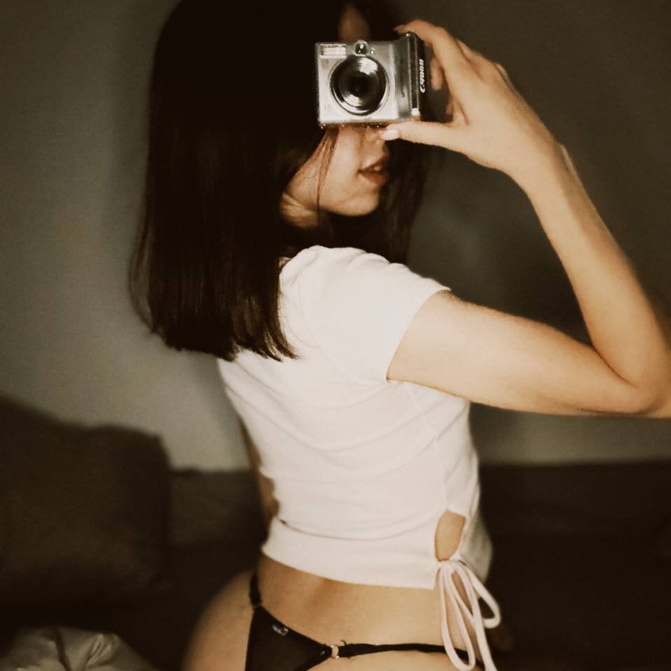 myliveeroticcams.com carolineliora livesex profile in the-dream-bough cams