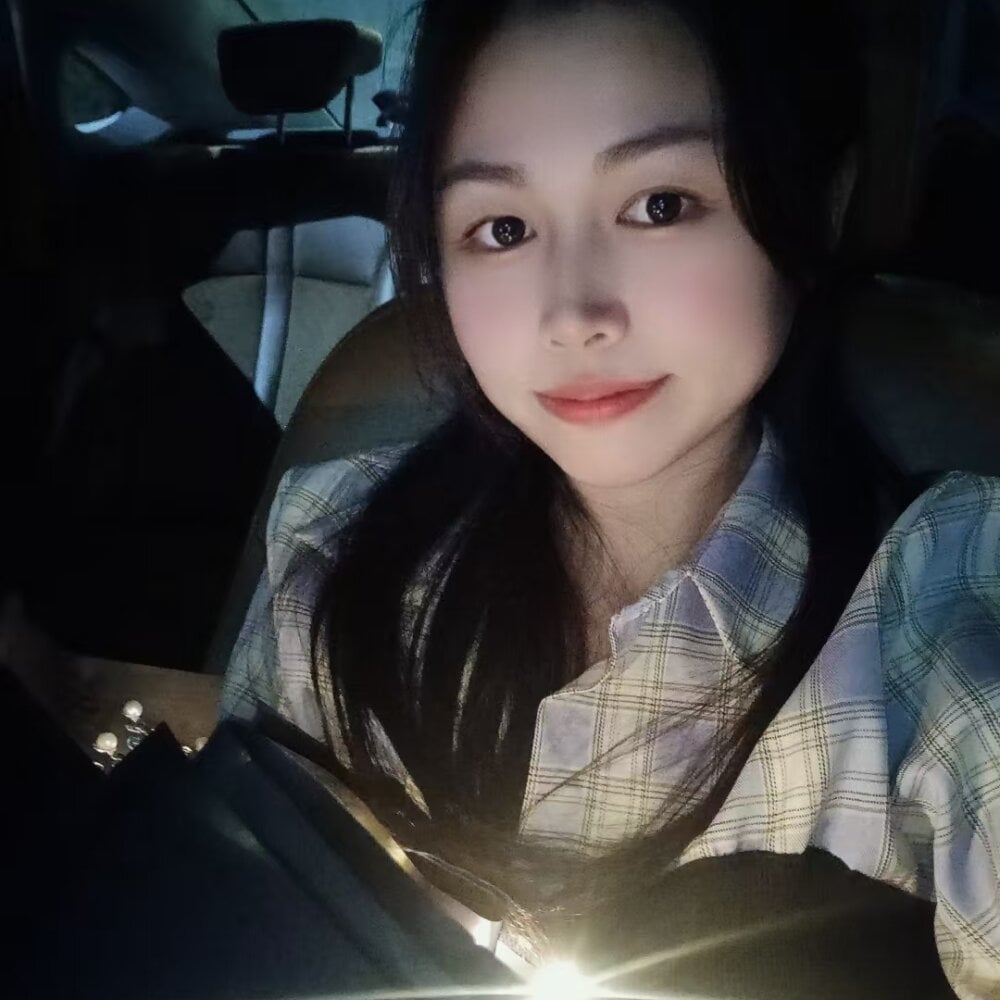 Lily-68 Profile Image