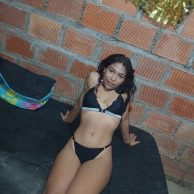 Angeles_hot20 - brunettes petite