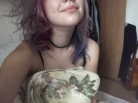 MARLA_DJORDEI's Offline Chat Room