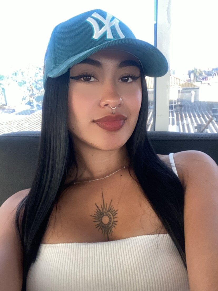 watchgirlcam.com emilux_ livesex profile in brown-hair cams