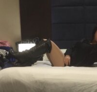 Milfona11's Offline Chat Room
