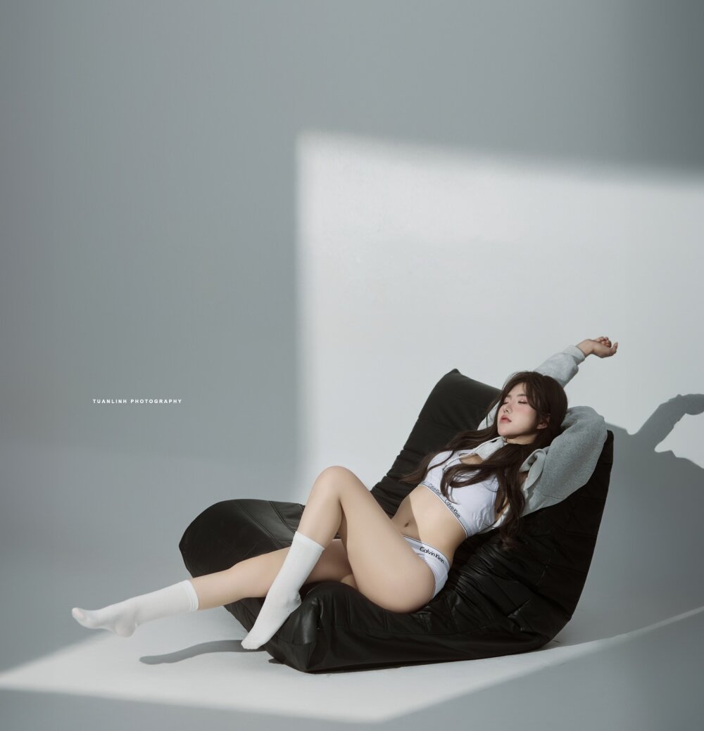 Serena_white profile