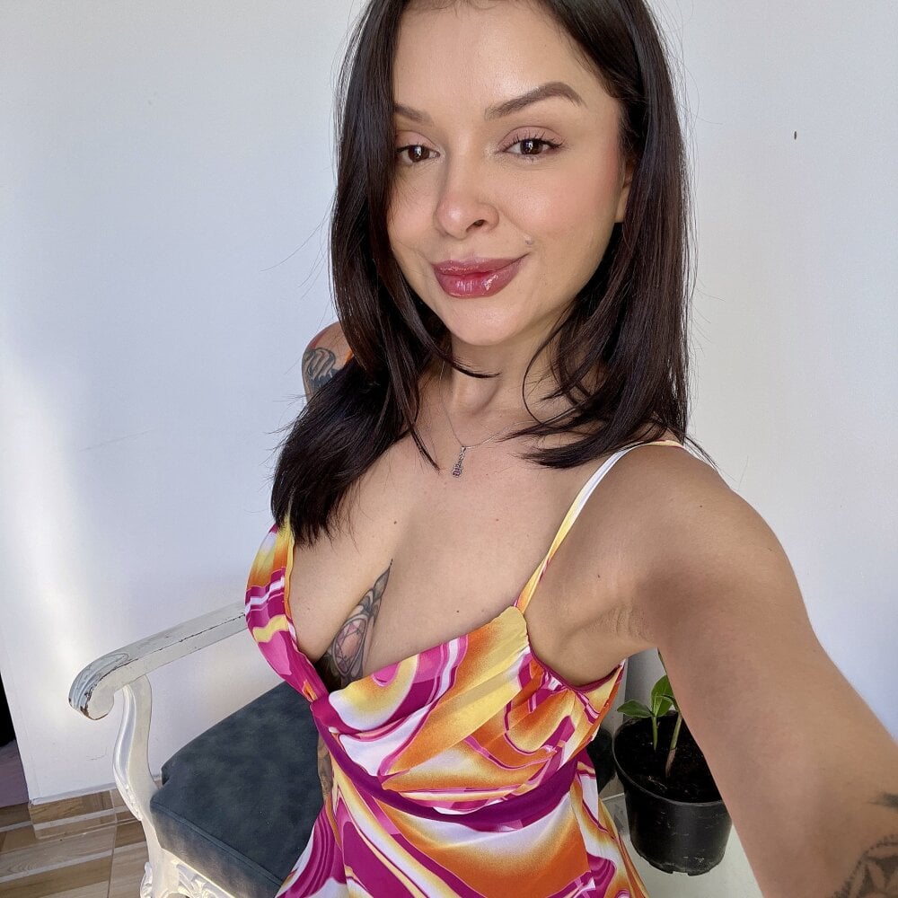 selena_g69 from stripchat