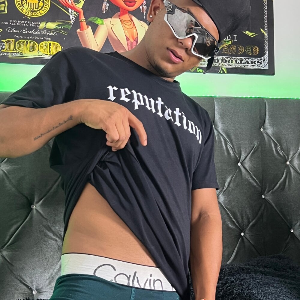 hornyLatinman