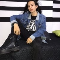 devon_master69's Offline Chat Room