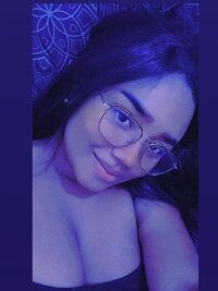 ireneadamss' Offline Chat Room