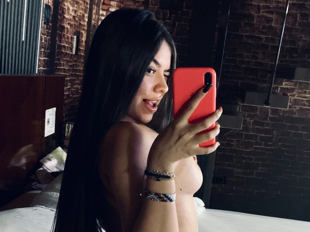 Salome_Girl23's Offline XXX Chat