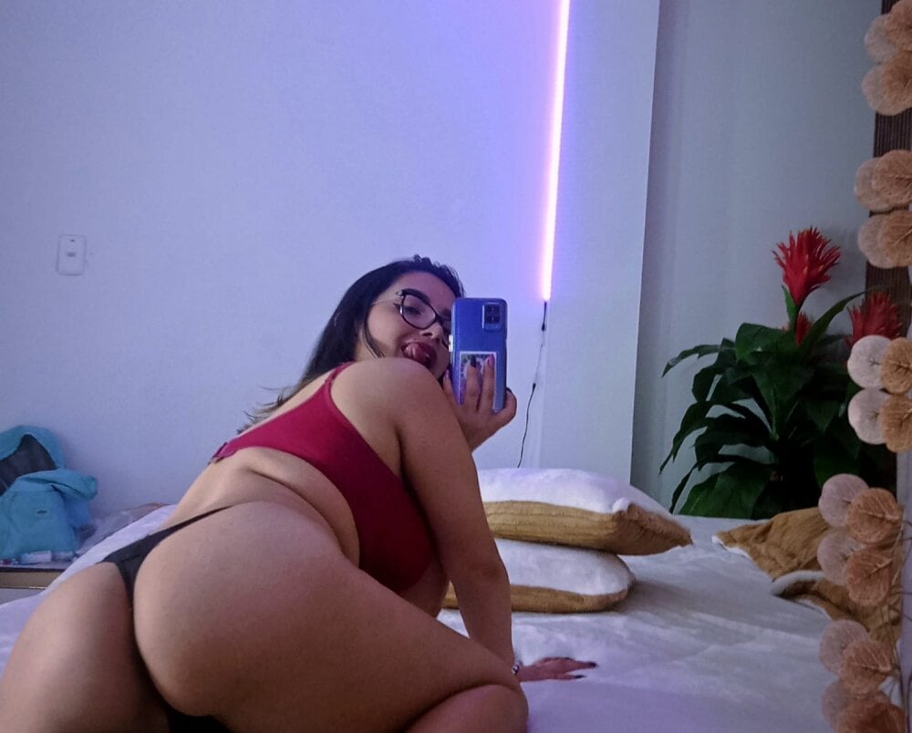 lorein_dim from stripchat