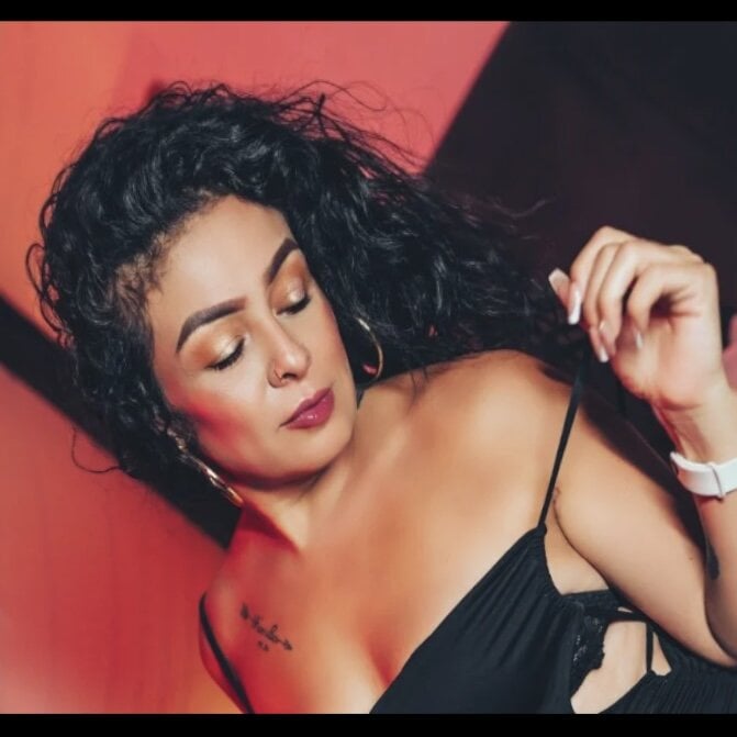 amateursex-livecam.com marcelaluxury livesex profile in places-where-im-happy cams