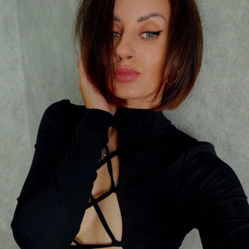 Nika113's Offline XXX Chat