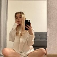 Eva_Davis_'s Offline Chat Room
