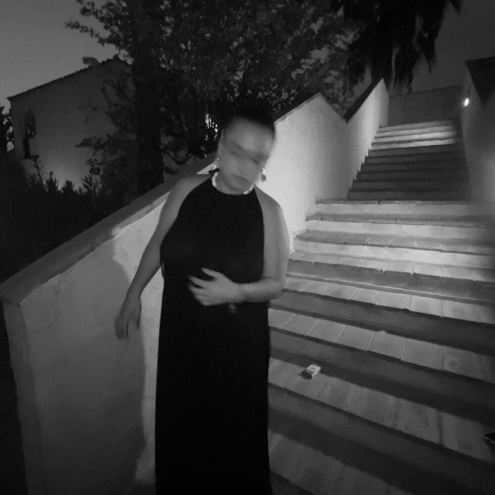 ladysofi02's Offline XXX Chat