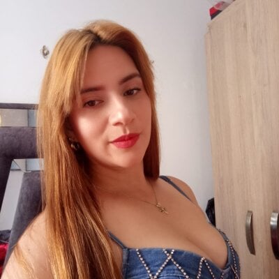 Sheida_keens Female Eroticdance Live Cam Striptease