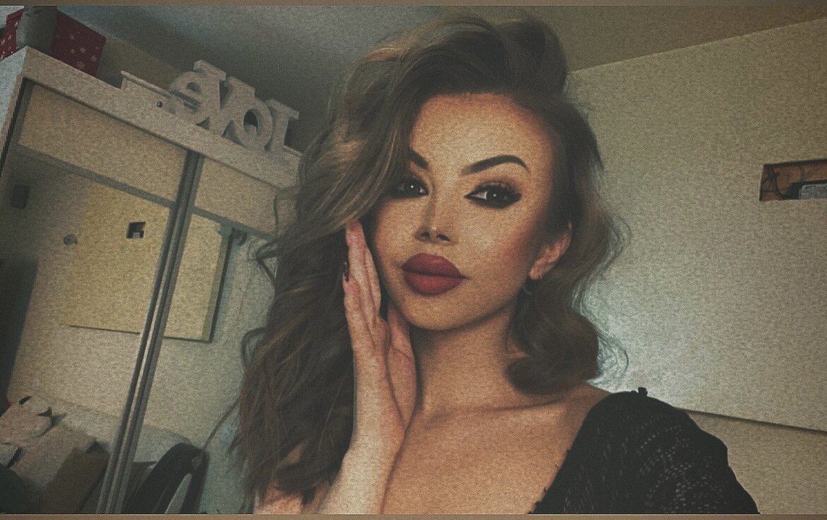 Lara_Amos