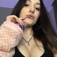 Ella_art's Offline Chat Room