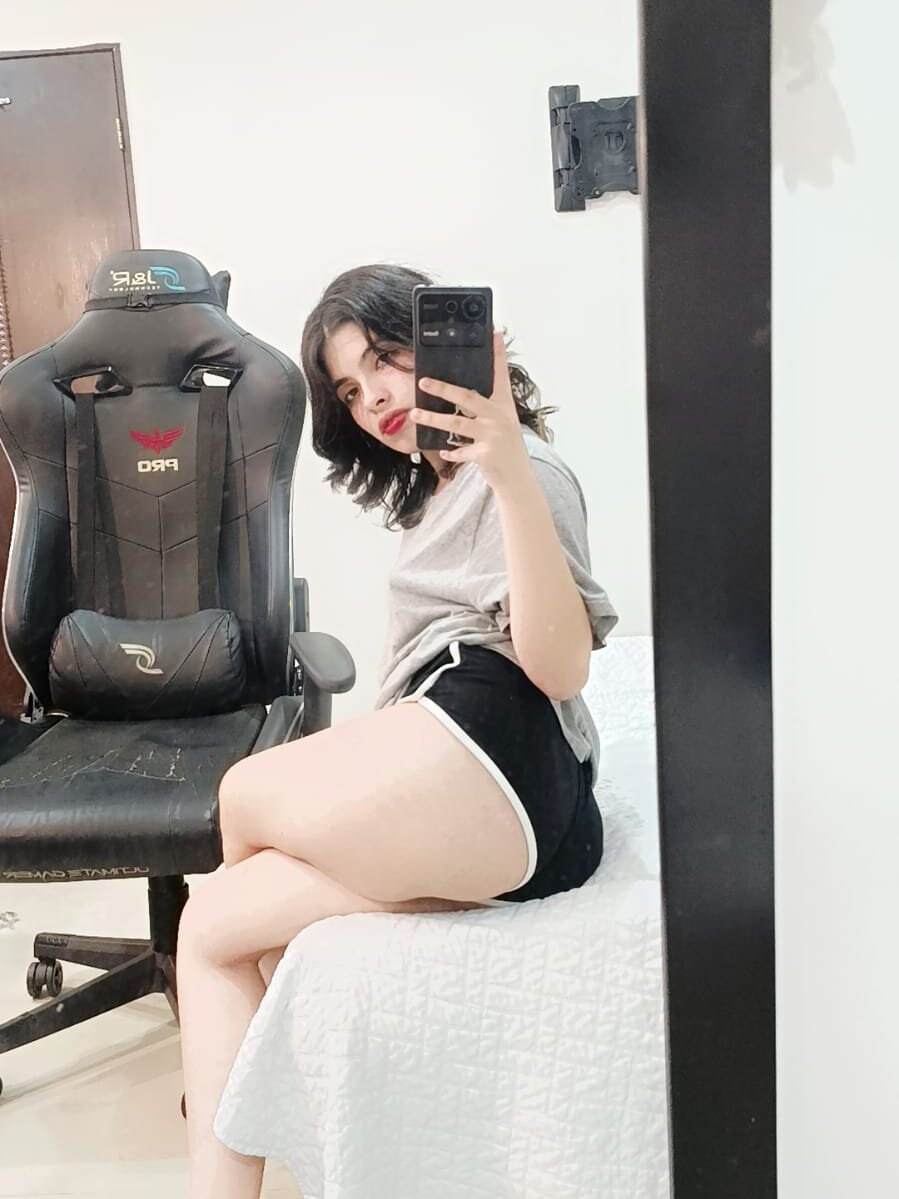 selina_lovers' Offline Chat Room