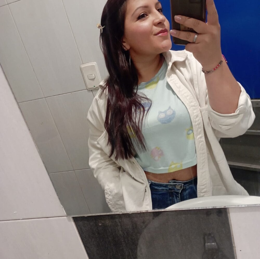 Sahamara_07's chat room