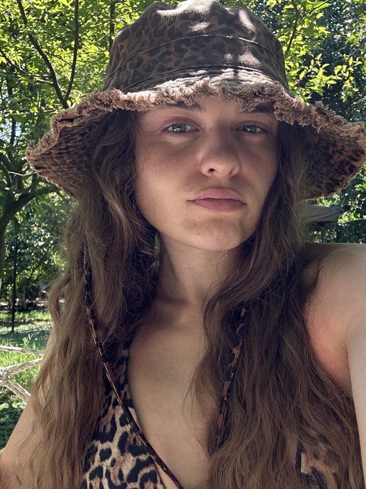 sexcam3d.net Zoralen livesex profile in blond-hair cams