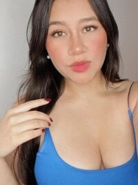 mia_honey_ch's Offline Chat Room