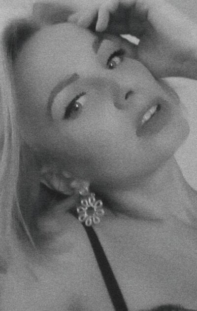 PlayfulLady 🎲 online chat