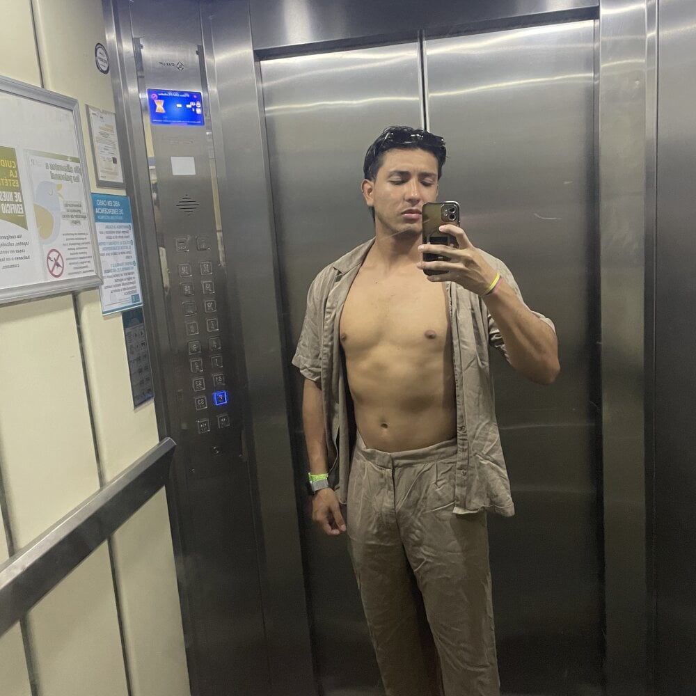 Offline XXX chat modela Latin_dansex