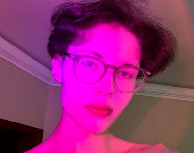 adel_lil from stripchat